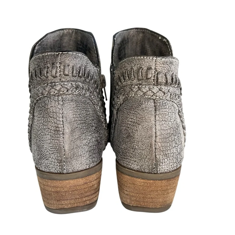 Not Rated Women’s 8 Gray Silver Weaved Faux Leather Side Zip Nosara Ankle Bootie - Picture 5 of 15